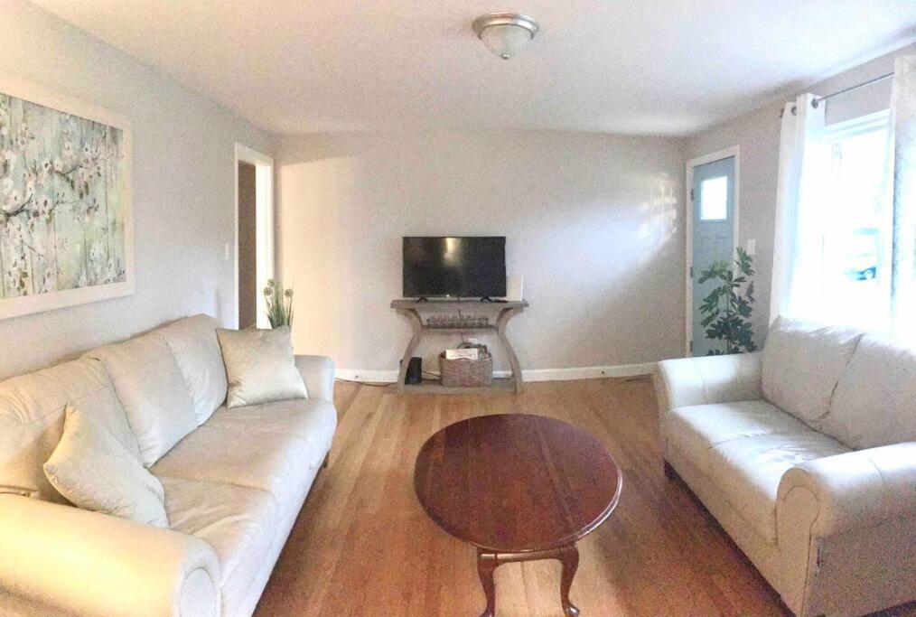 Humble Abode Hotel Hickory Bagian luar foto